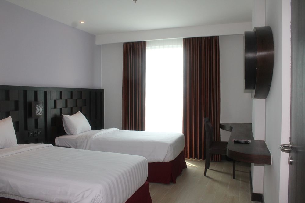 Grand Orchid Hotel Yogyakarta Maguwo Exterior foto