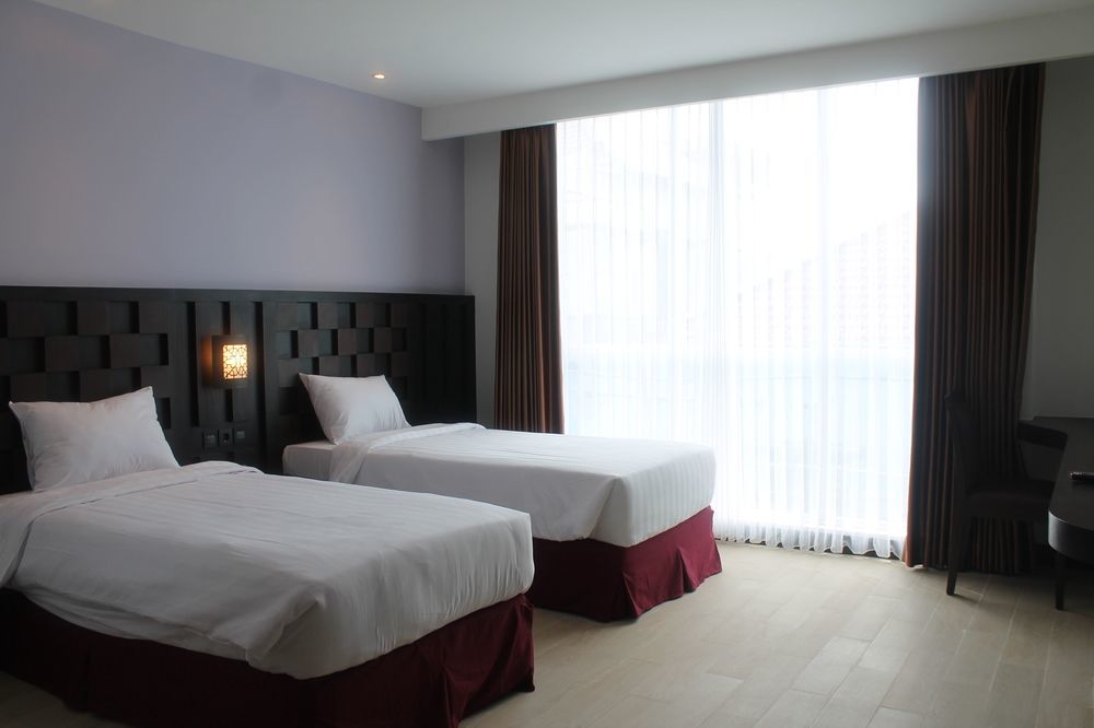 Grand Orchid Hotel Yogyakarta Maguwo Exterior foto